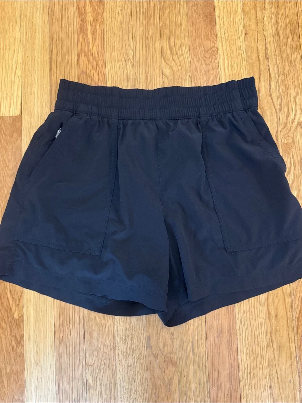 Athleta Wayfind High Rise 5 inch short